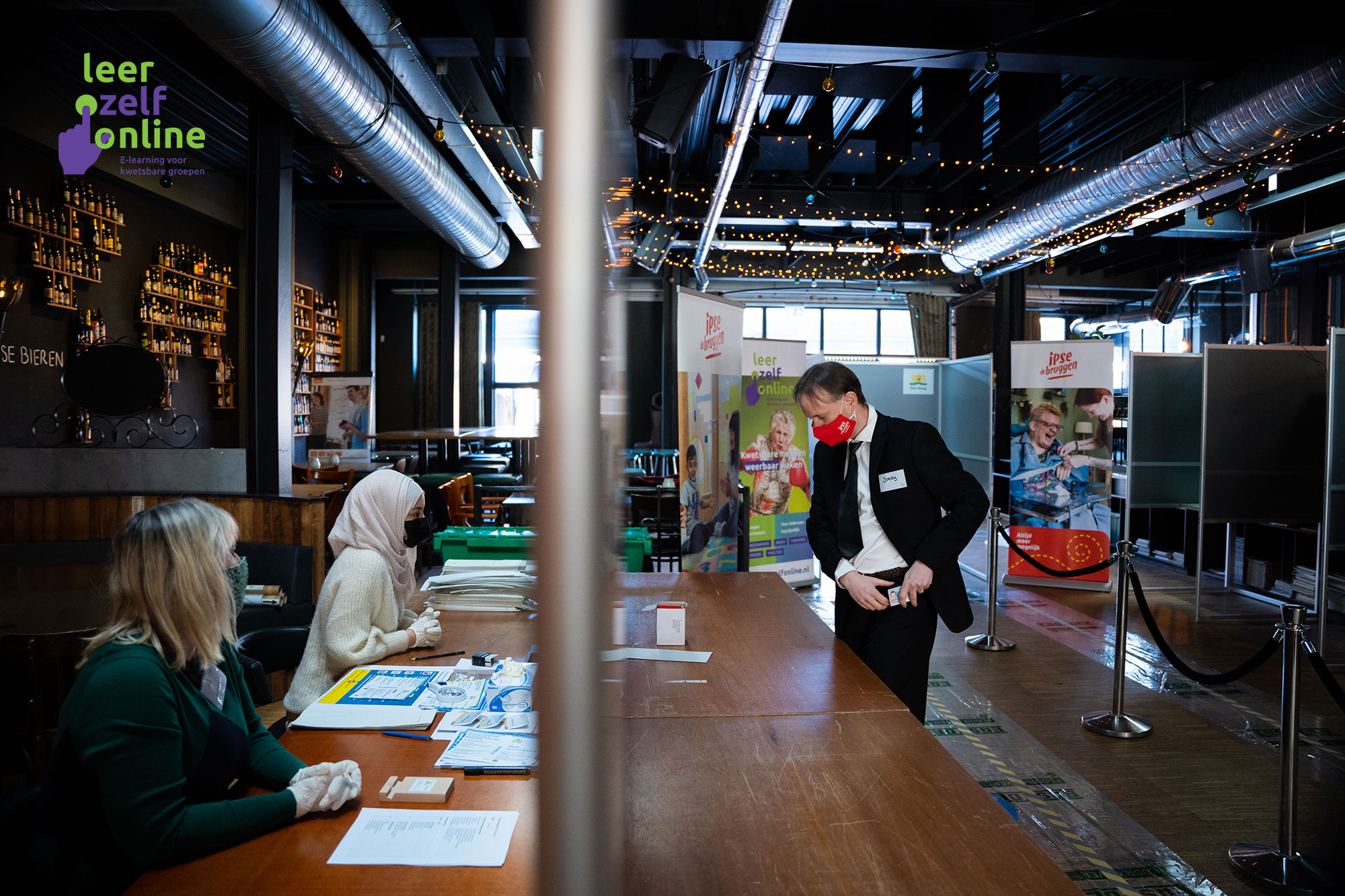 Het stemlaboratorium van Leer Zelf Online in de gemeente Den Haag